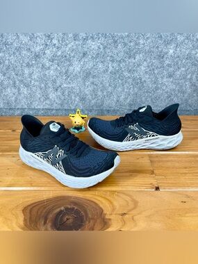 New Balance Fresh Foam 1080v10 Womens 8.5 B Black White Running Shoes W1080K10
